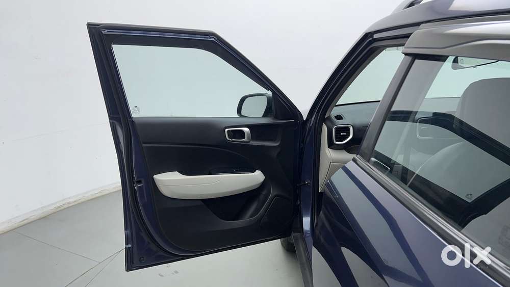 Hyundai Venue 1.2 S (o), 2022, Petrol