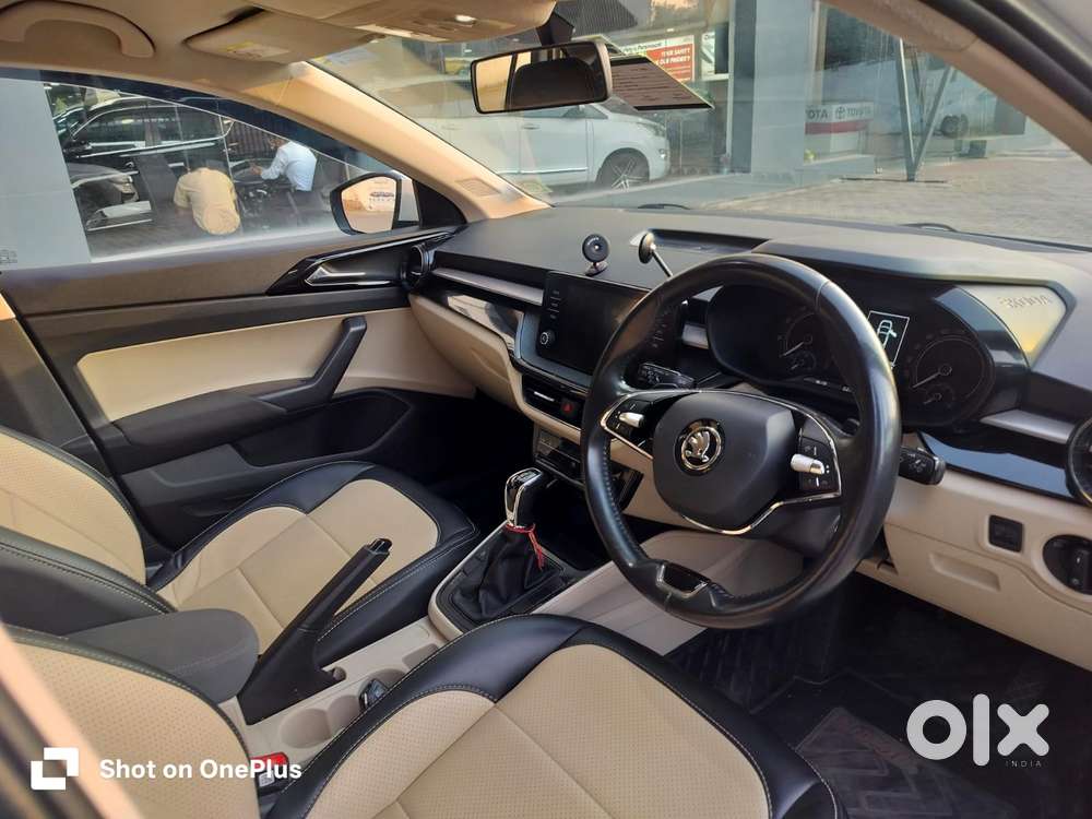 Skoda Slavia 1.0 Ambition Tsi At, 2023, Petrol