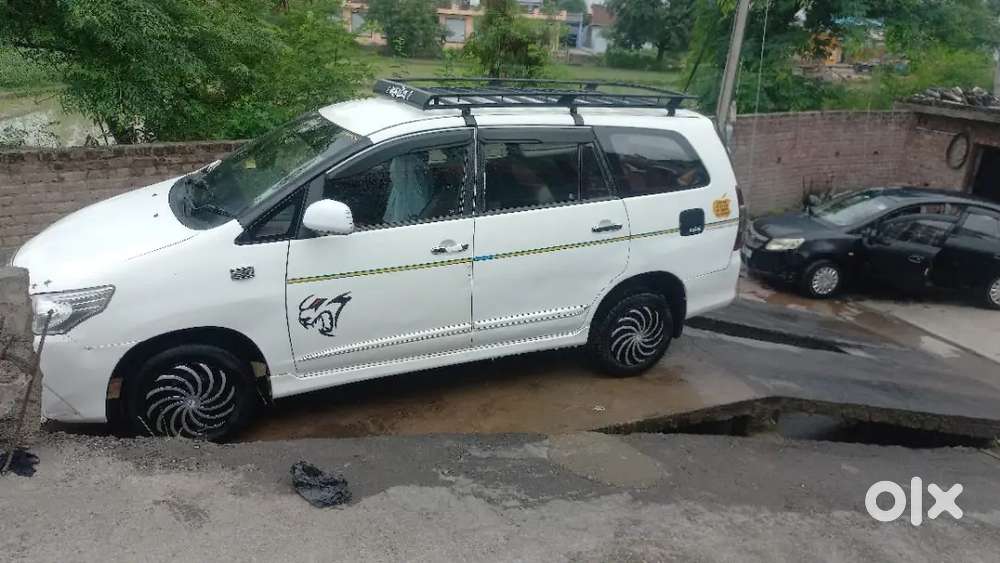 Toyota Innova 2015 Diesel 320000 Km Driven