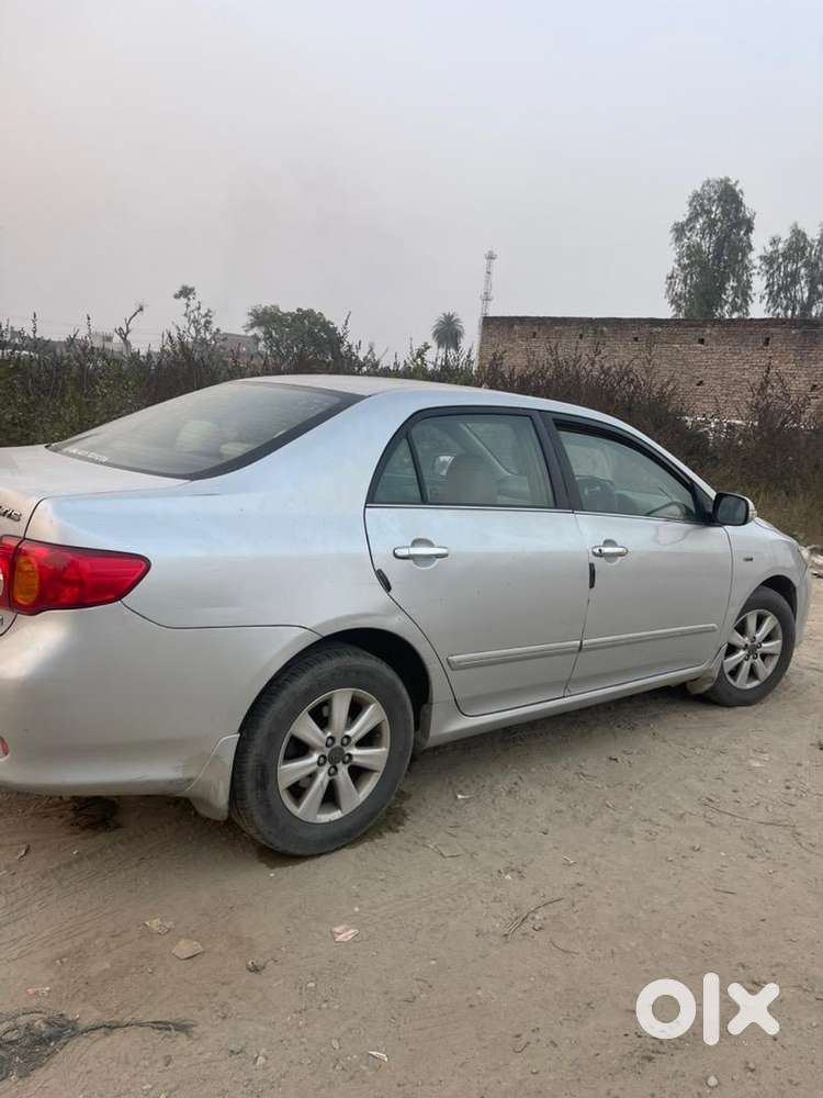 Toyota Corolla Altis 2011 Petrol Well Maintained