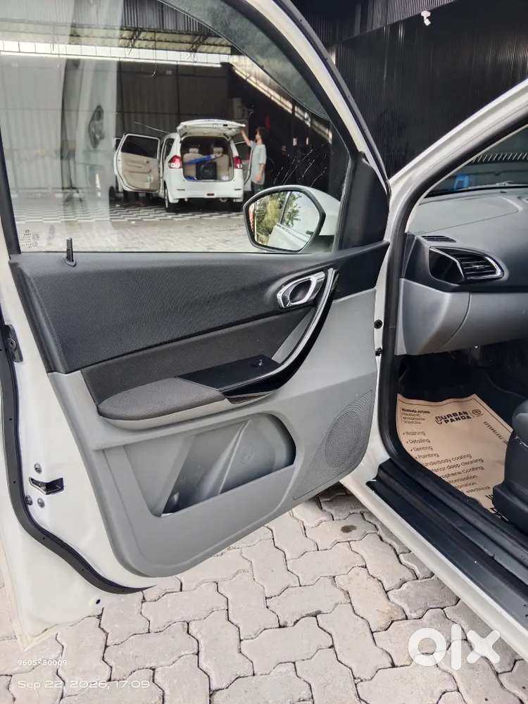 Tata Tigor Petrol Manual 2018 Variant
