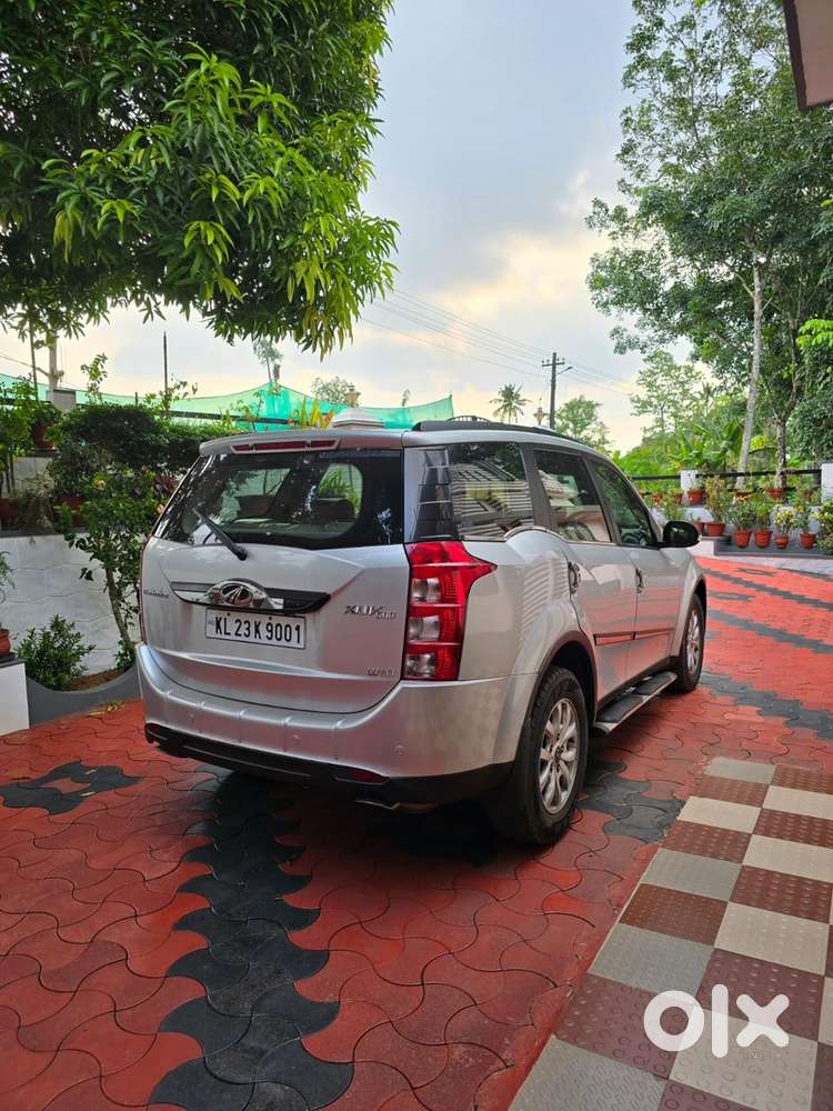 Mahindra Xuv500 W10 With Sunroof