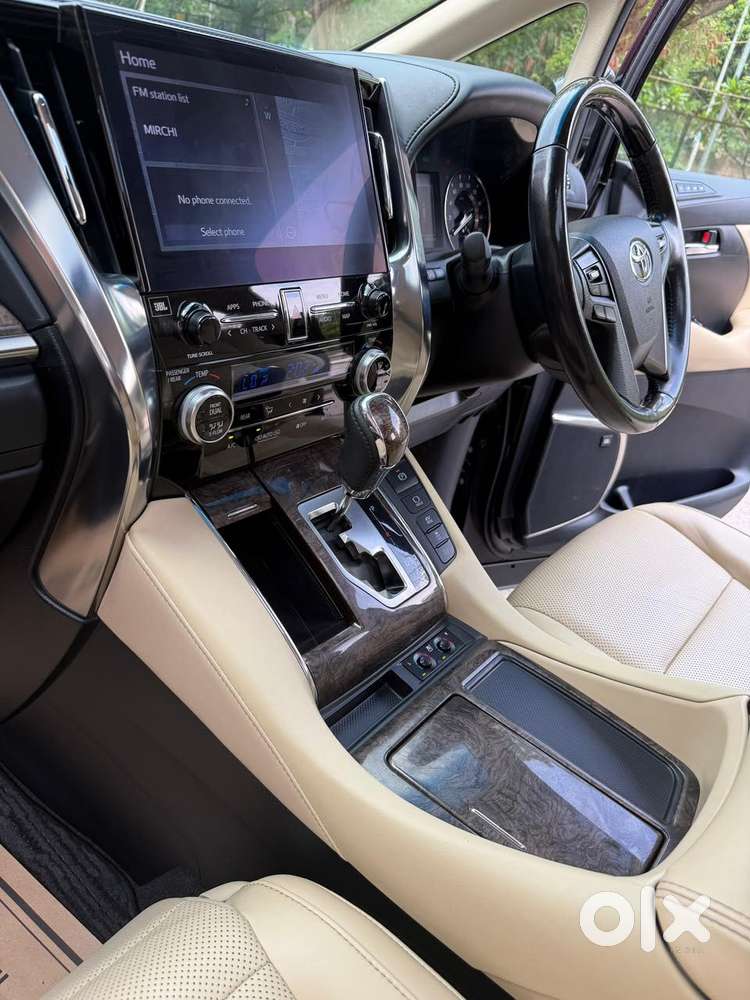 Toyota Vellfire Vip – Executive Lounge, 2023, Cng & Hybrids