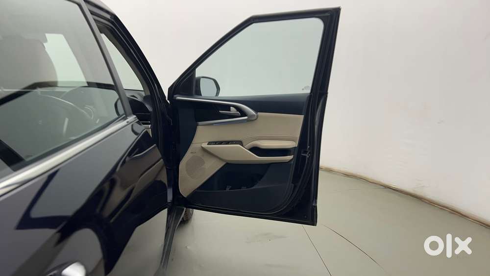 Kia Carens 1.4 Luxury Plus Dct 7 Str, 2022, Petrol