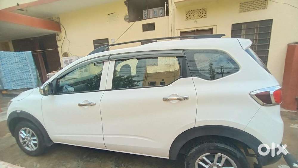 Renault Triber 2023 Petrol Well Maintained