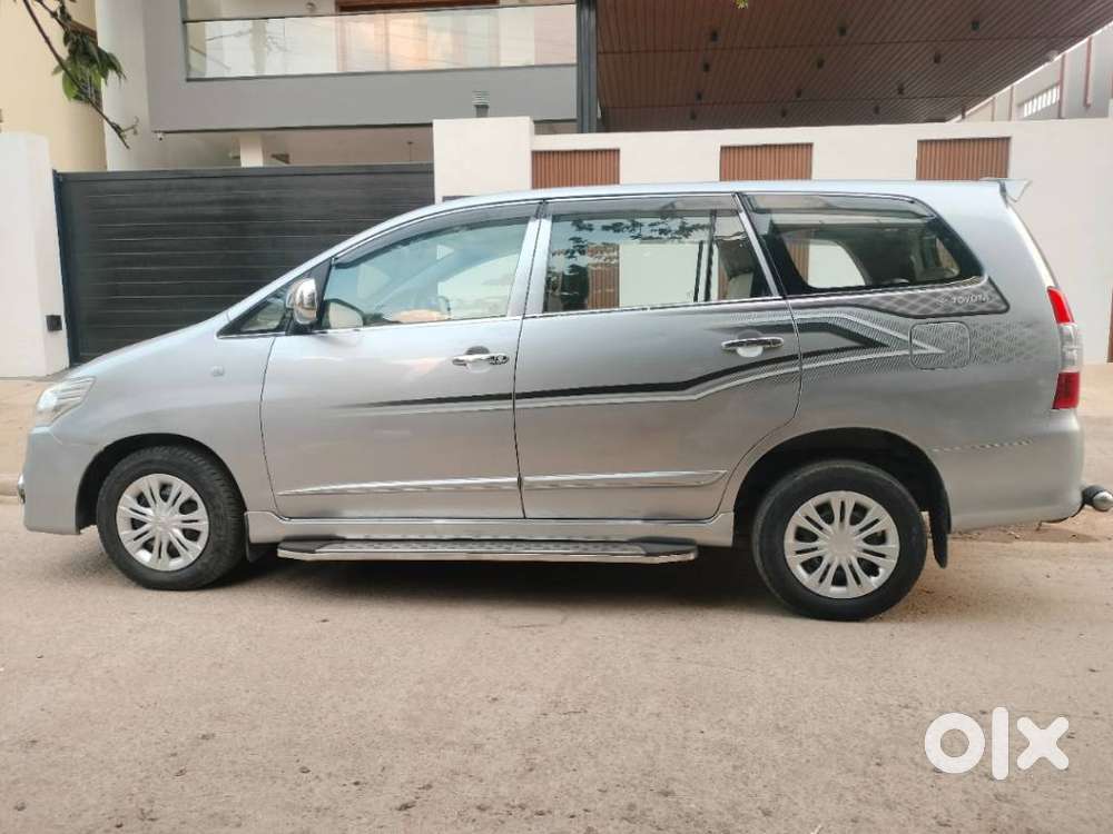 Toyota Innova 2.5 G (diesel) 8 Seater Bs Iv, 2015, Diesel