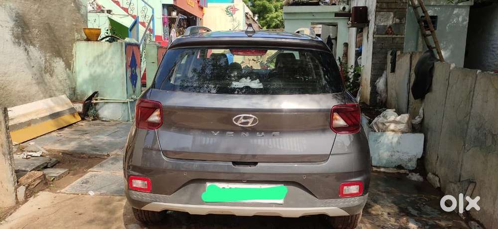 Hyundai Venue Petrol Urgent Sale