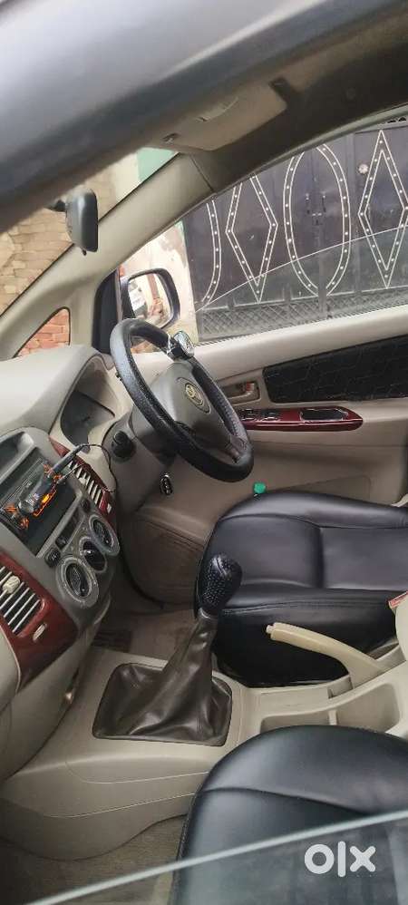 Toyota Innova 2010 Diesel Car