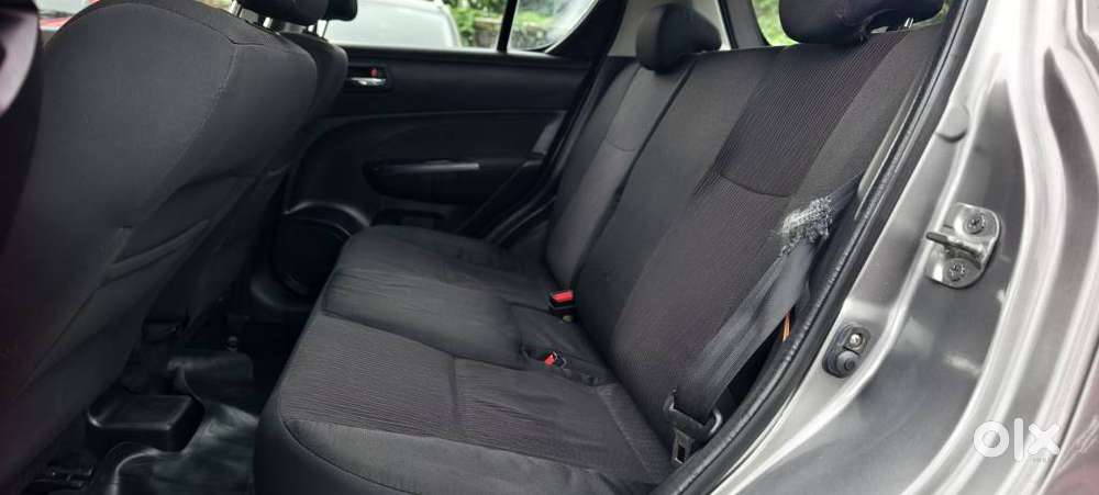 Maruti Suzuki Swift Vxi + Manual, 2017, Petrol