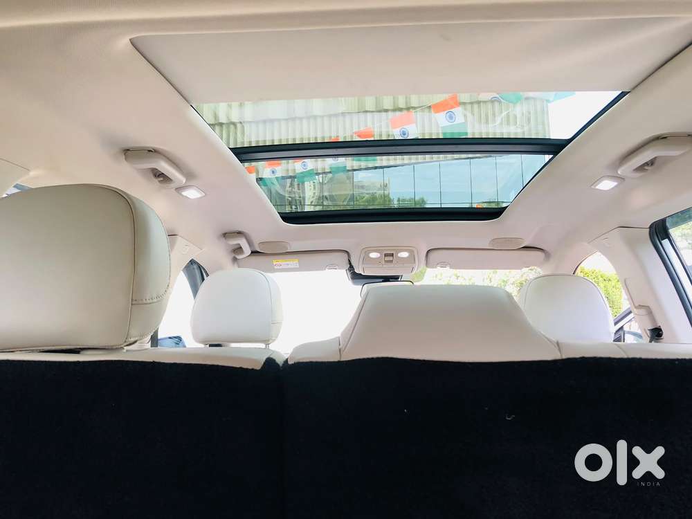 Mahindra Xuv700 2.2 Ax 7 Diesel At Luxury Pack Str Awd, 2022, Diesel