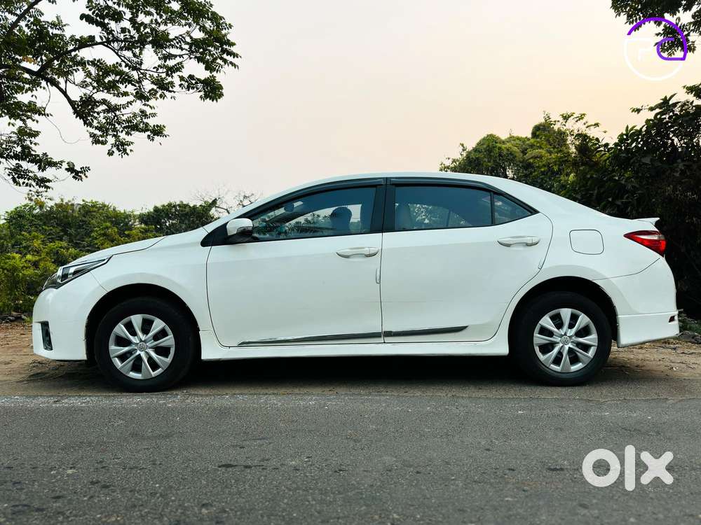 Toyota Corolla Altis 2013-2017 D-4d J, 2015, Diesel