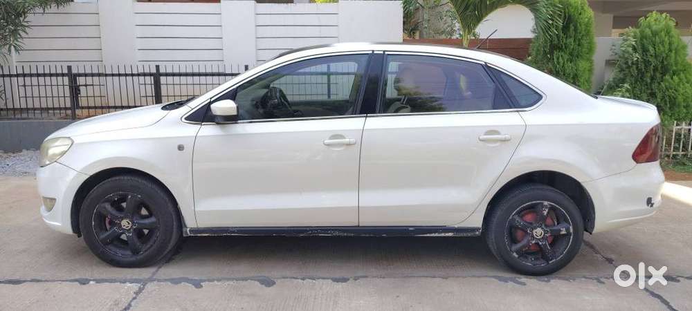 Skoda Rapid 1.5 Elegance Tdi Mt, 2013, Diesel