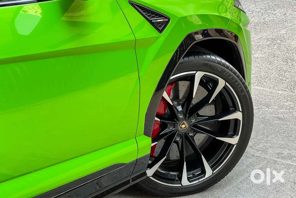 Lamborghini Urus, 2022, Petrol