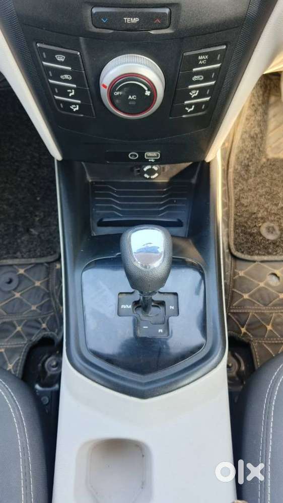Mahindra Xuv300 1.2 W6 Amt Petrol, 2022, Petrol