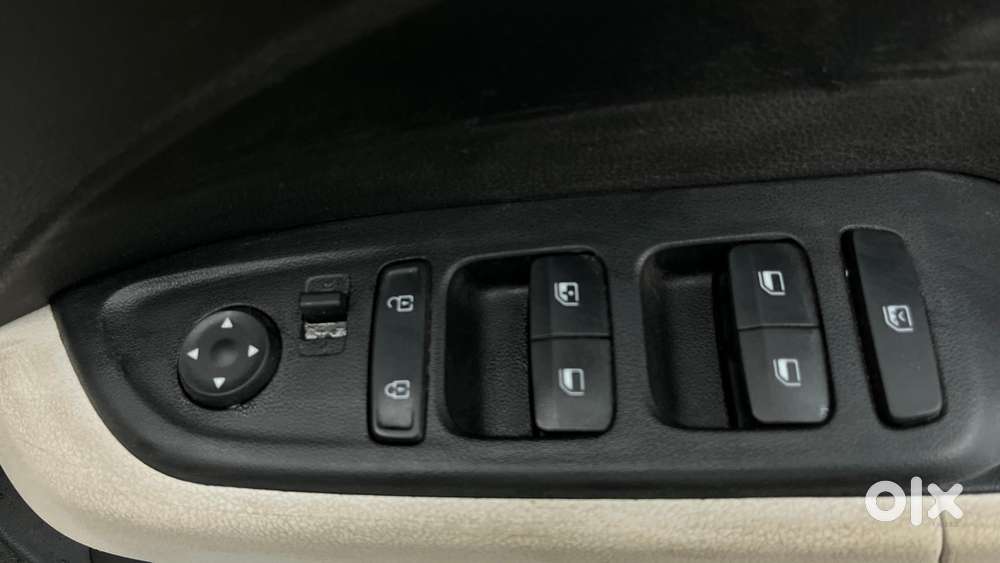 Hyundai Venue 1.2 S (o), 2022, Petrol