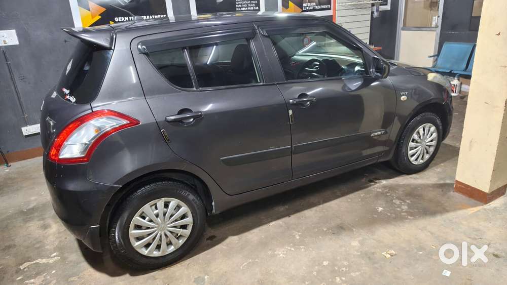 Maruti Suzuki Swift Lxi Option, 2017, Petrol