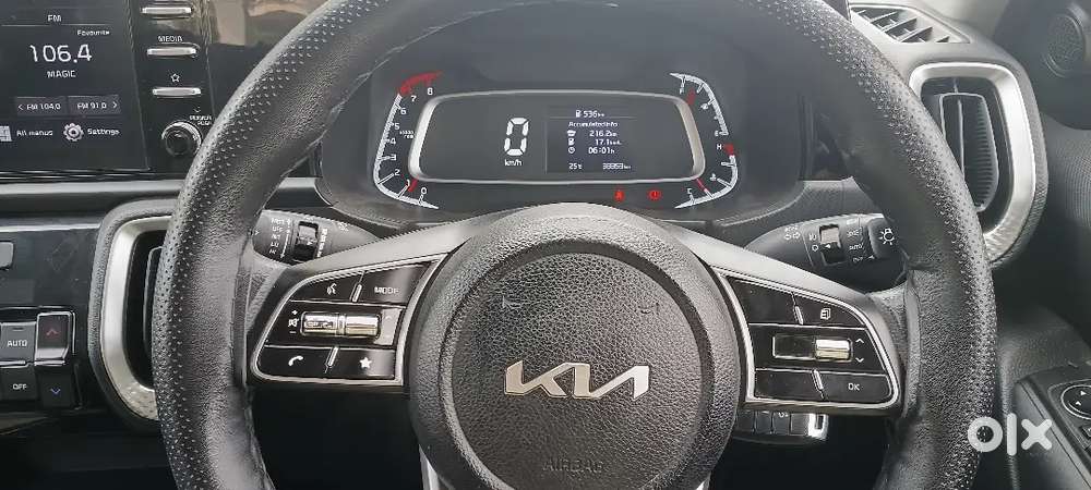 Kia Sonet 2021 Petrol 30000km Driven