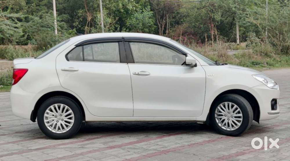 Maruti Suzuki Swift Dzire Amt Zxi, 2017, Petrol
