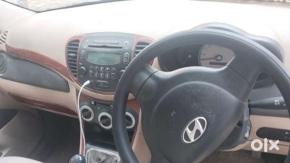 I 10 Car Golden Color