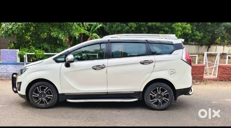 Mahindra Marazzo M8, 2018, Diesel