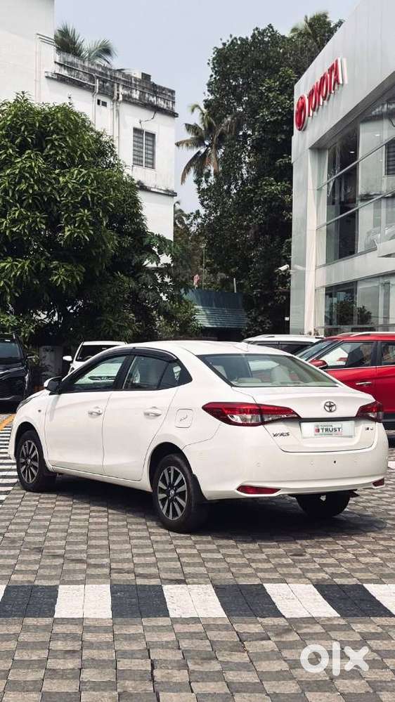 Toyota Yaris J Cvt, 2018, Petrol