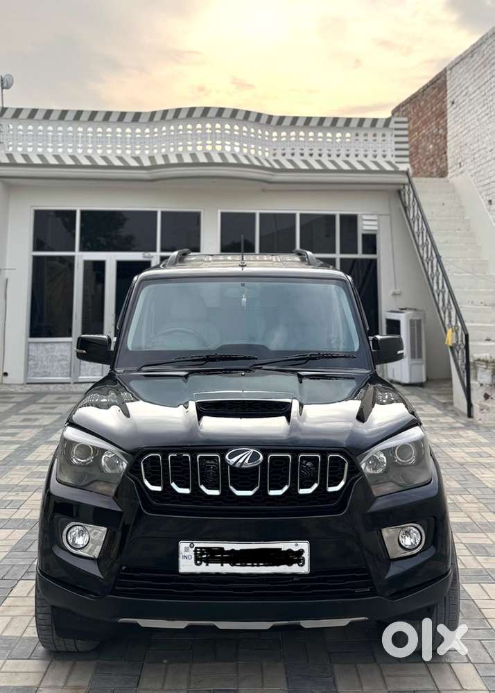 Mahindra Scorpio S11  Scorpio S9