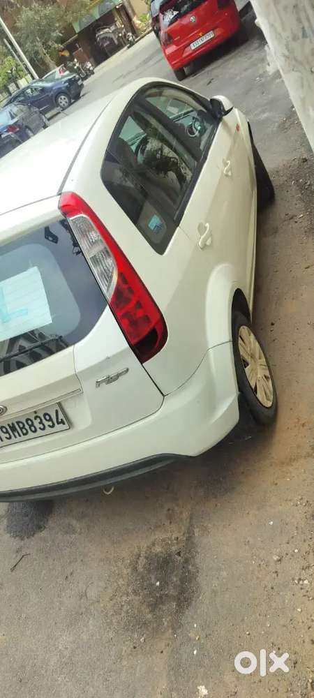 Ford Figo Petrol Zxi 2011