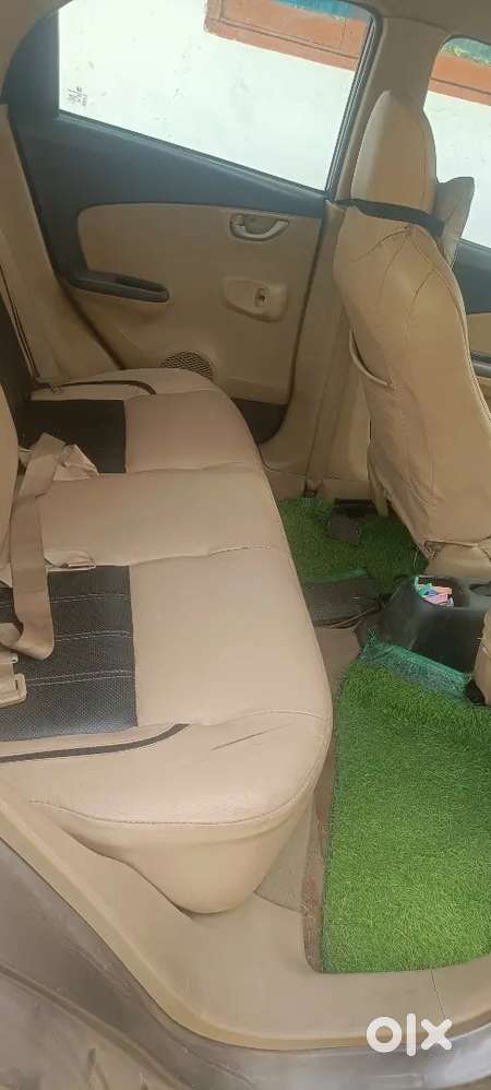 Mohday Hama Car Sell Kar Raha Ha