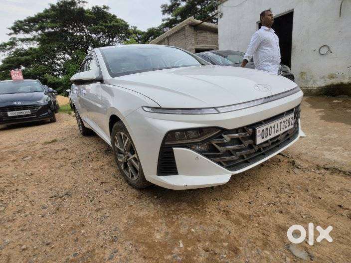 Hyundai Verna 1.5 Sx Petrol Mt, 2023, Petrol
