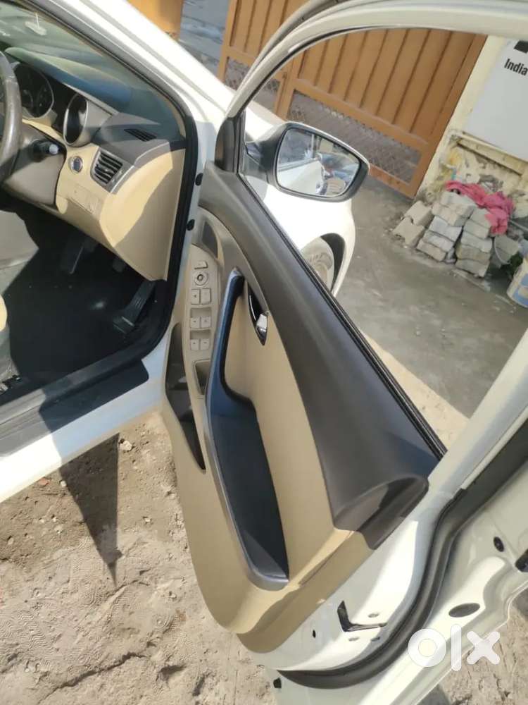 Elentra October 2012 Excellent Condition