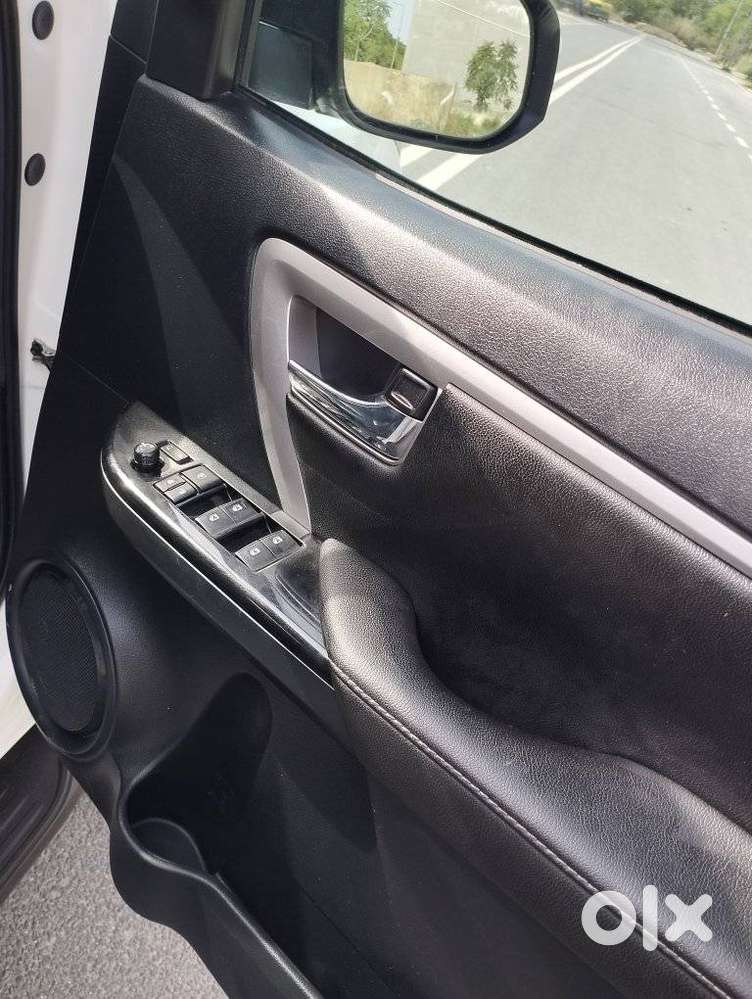 Toyota Fortuner 4x2 At 2.7 Petrol, 2025, Petrol