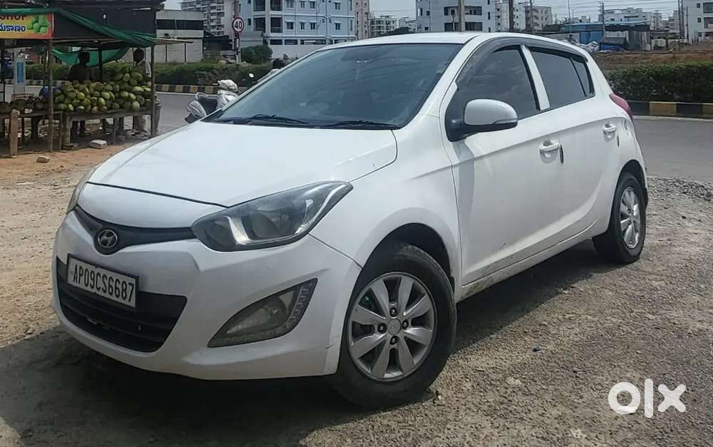 Hyundai I20 Petrol Manual 2013