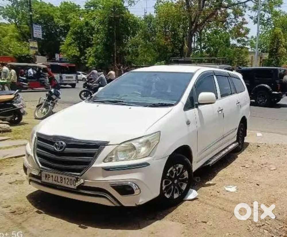 Toyota Innova 2014 Diesel 235000 Km Driven