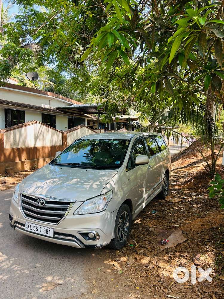 Toyota Innova 2016 Diesel 117000 Km Driven