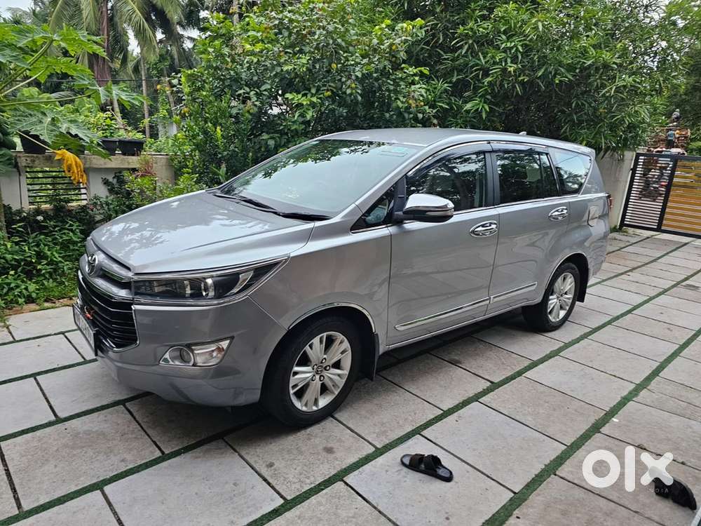 Toyota Innova Crysta 2.8z At Top Variant