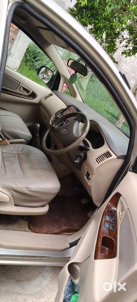 Toyota Innova 2010 Diesel Well Maintained