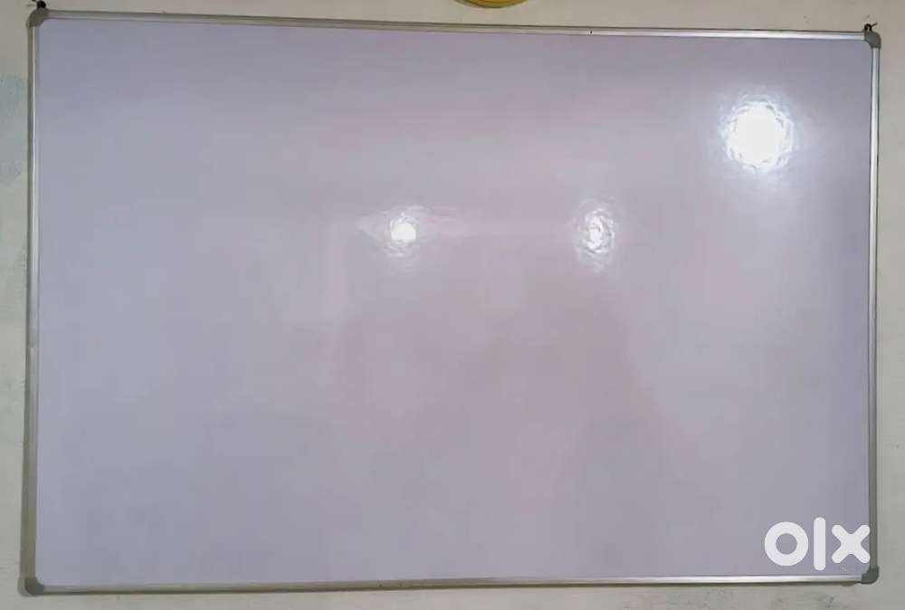 Big White Board 6 ft by 4 ft for Teaching or Project and Hobbies.