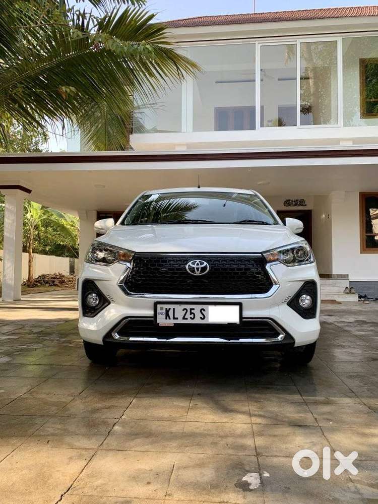 Toyota Rumion V Mt, 2025, Petrol