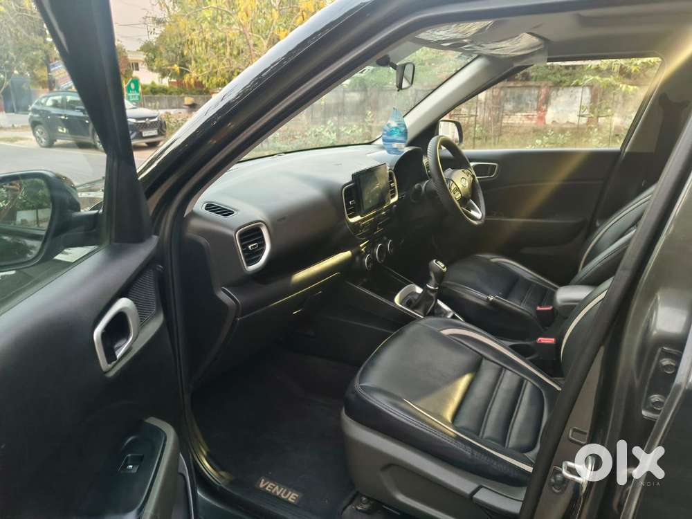 Hyundai Venue Sx Dual Tone Diesel, 2021, Diesel