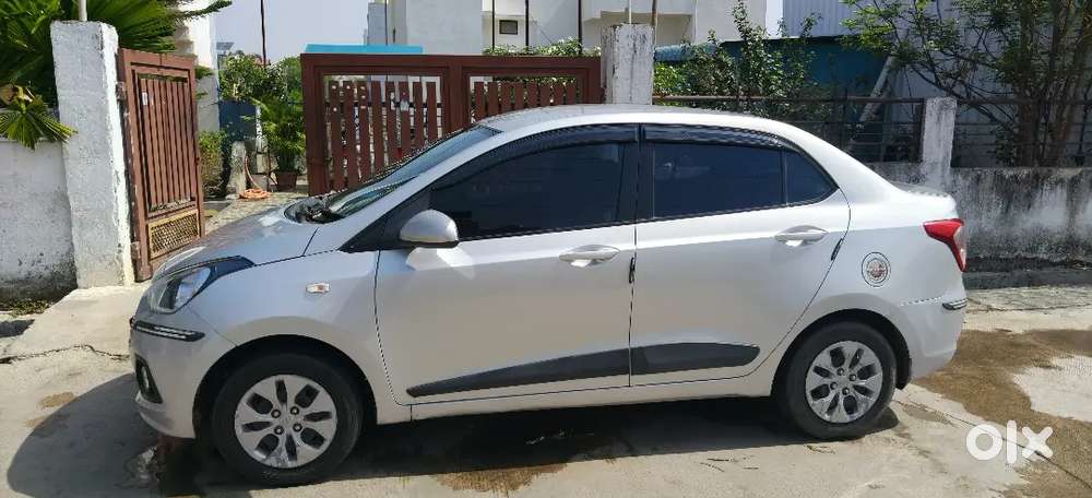 Hyundai Xcent Diesel 2015 Variant