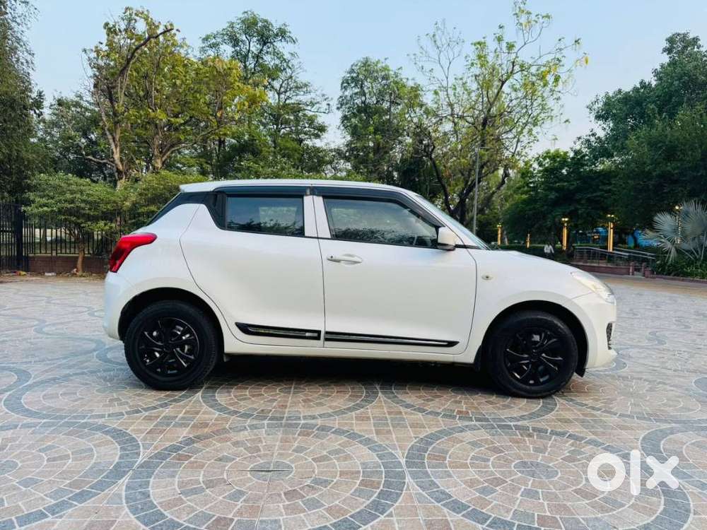 Maruti Suzuki Swift 1.2 Lxi (o), 2021, Petrol