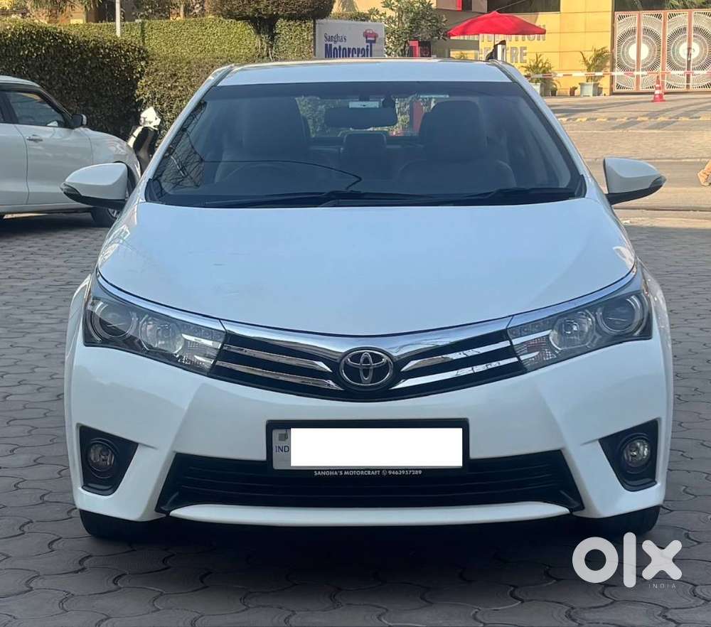 Toyota Corolla Altis 1.8 Vl 2015 At 98000 Kms Chandigarh Registration.