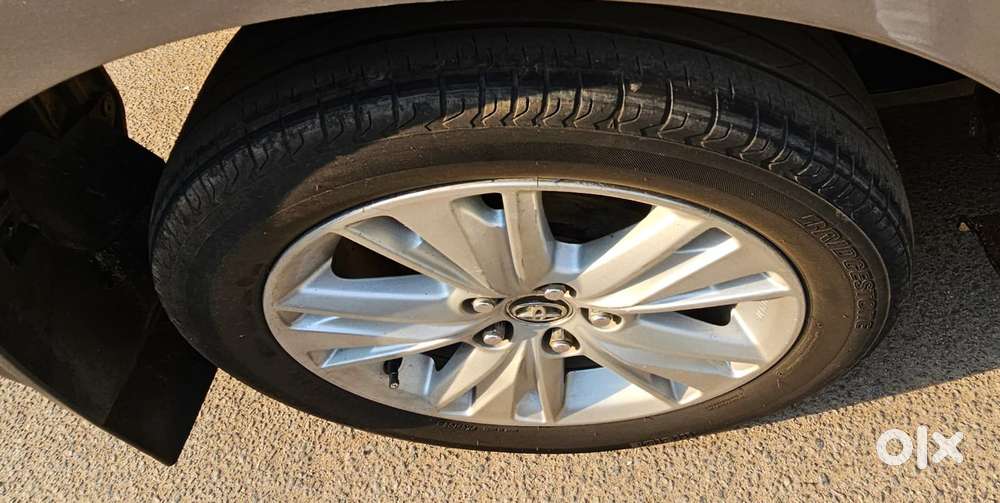 Toyota Innova Crysta 2.8z Automatic, 2016, Diesel