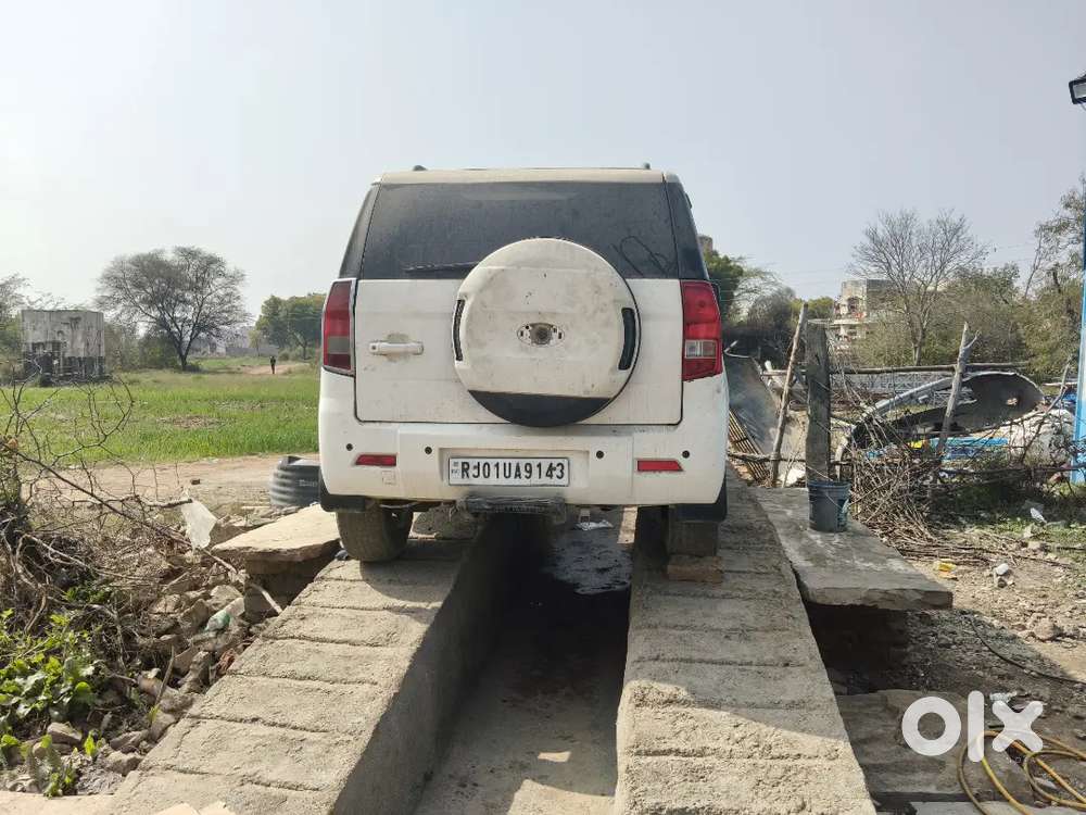 Mahindra Tuv 300 2016 Diesel 9981 Km Driven
