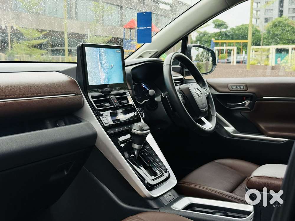 Toyota Innova Hycross 2.0 Zx Hybrid 7 Str, 2023, Electric
