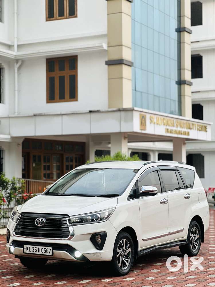 Toyota Innova Crysta 2.4 V, 2017, Diesel