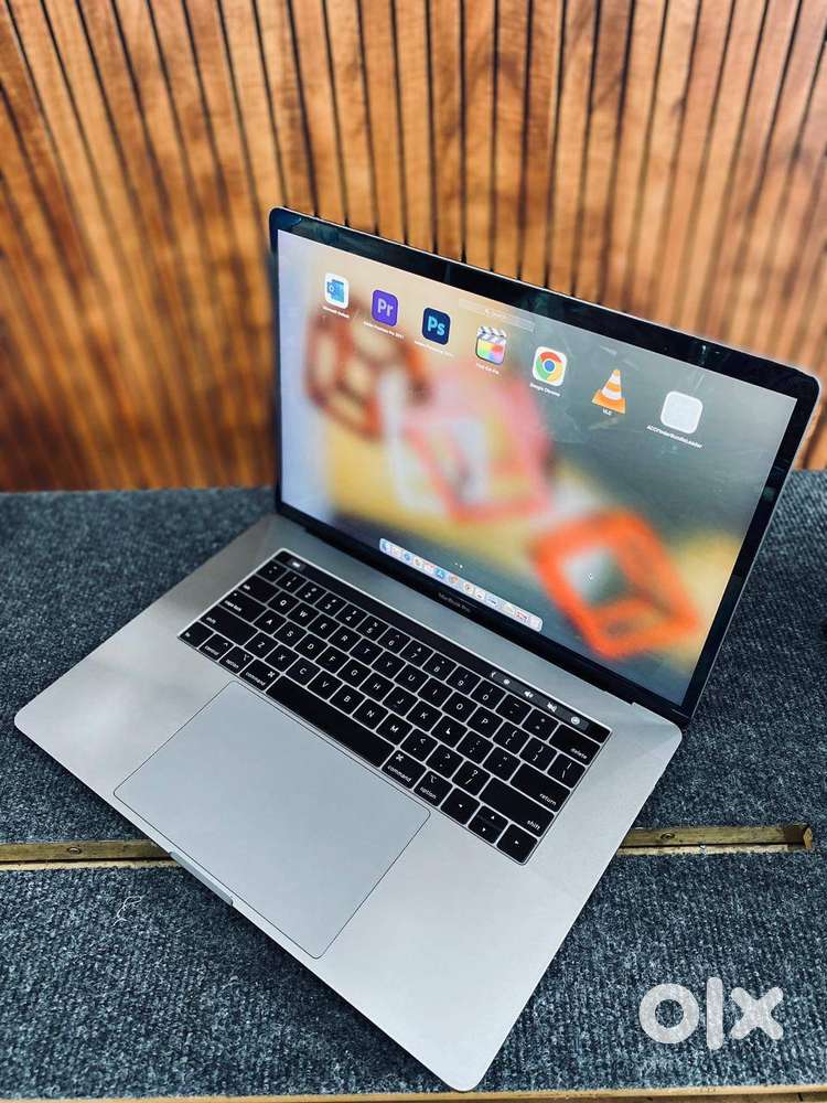 MacBook Pro (15-inch, 2018)16 GB Ram/512-ssd - Computer