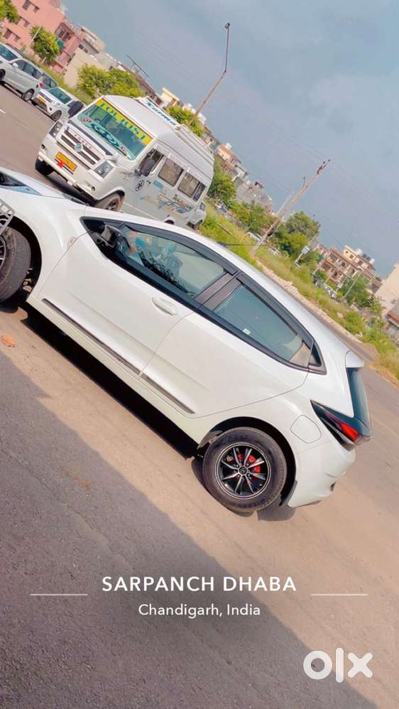 Tata Altoz 2021 Petrol