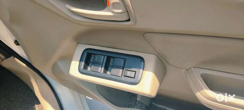 Maruti Suzuki Dzire 2022 Petrol 118000 Km Driven