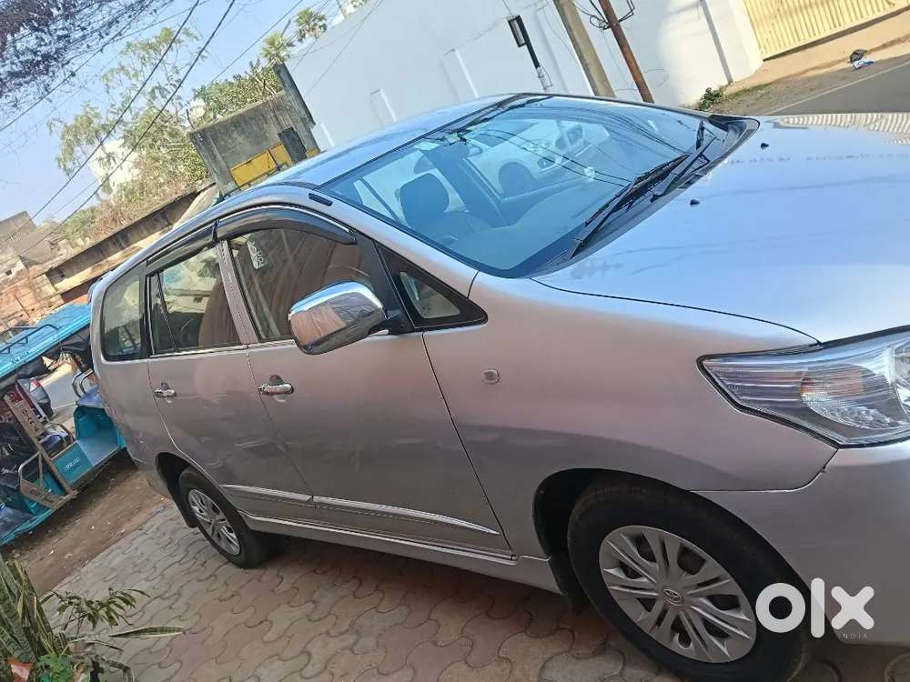 Toyota Innova 2014 Diesel 200000 Km Driven